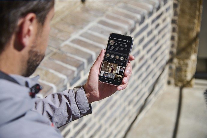 Ansicht der Instagram-Seite des Museums der Stadt Marsberg mit einem Smartphone